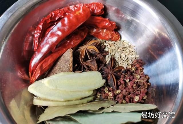 鸭蛋 腌鸡蛋出油最好的方法，鸡蛋腌制后为什么会出油？
