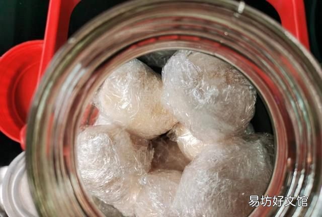 鸭蛋 腌鸡蛋出油最好的方法，鸡蛋腌制后为什么会出油？