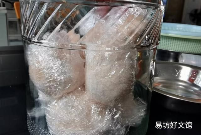 鸭蛋 腌鸡蛋出油最好的方法，鸡蛋腌制后为什么会出油？