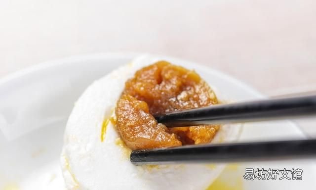 鸭蛋 腌鸡蛋出油最好的方法，鸡蛋腌制后为什么会出油？