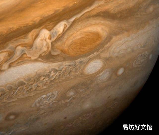木星对地球的引力有多大，木星和地球相比有多大呢