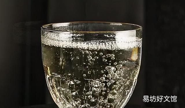 纯粮食酒的标准代号:瓶身有“10781”的才是纯粮酒
