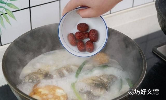 岁月流转，四季轮回，立秋当天吃西瓜，是传统的“咬秋”习俗
