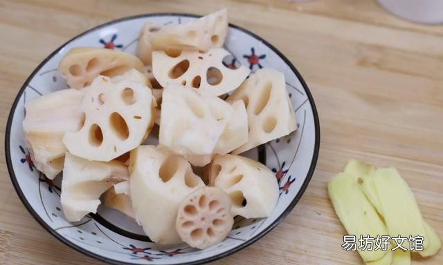 岁月流转，四季轮回，立秋当天吃西瓜，是传统的“咬秋”习俗