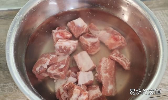 岁月流转，四季轮回，立秋当天吃西瓜，是传统的“咬秋”习俗