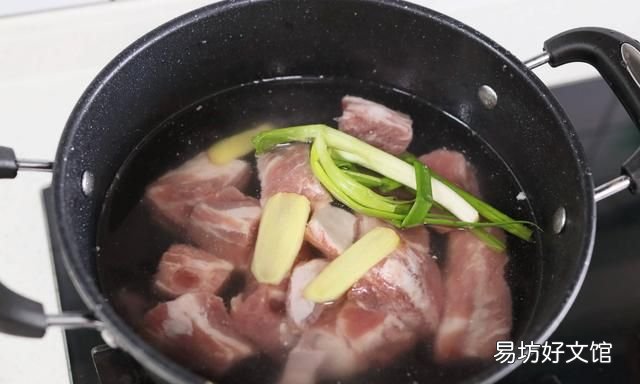 岁月流转，四季轮回，立秋当天吃西瓜，是传统的“咬秋”习俗