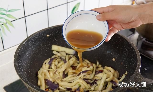 岁月流转，四季轮回，立秋当天吃西瓜，是传统的“咬秋”习俗