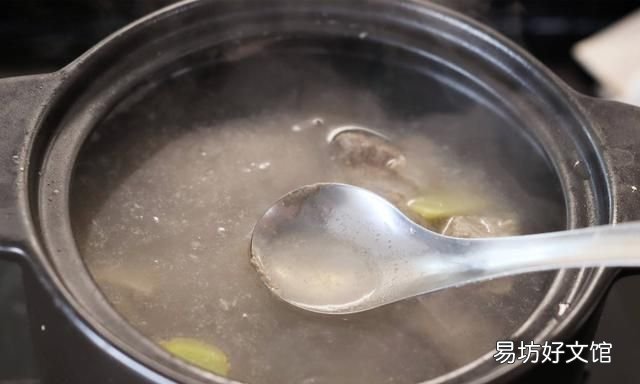 岁月流转，四季轮回，立秋当天吃西瓜，是传统的“咬秋”习俗