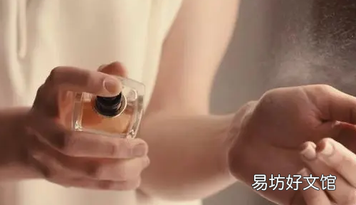女士香水怎么用,女士喷香水的正确方法视频