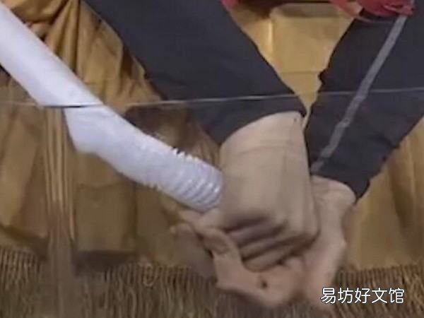 鱼缸里的水怎么抽出来,鱼缸里的水怎么放出来?