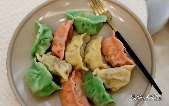 速冻饺子是用热水煮还是冷水煮