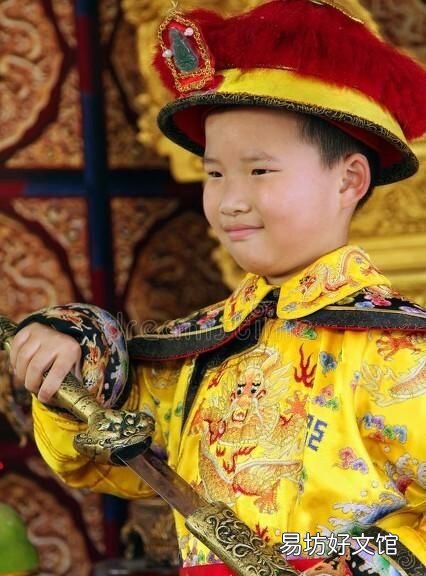 秦始皇姓什么：秦始皇为什么先姓赵，后姓嬴？