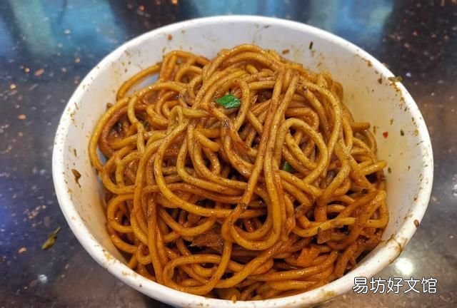兰州牛肉拉面热量最低，减肥的朋友们可以试试刀削面和拉面哦！