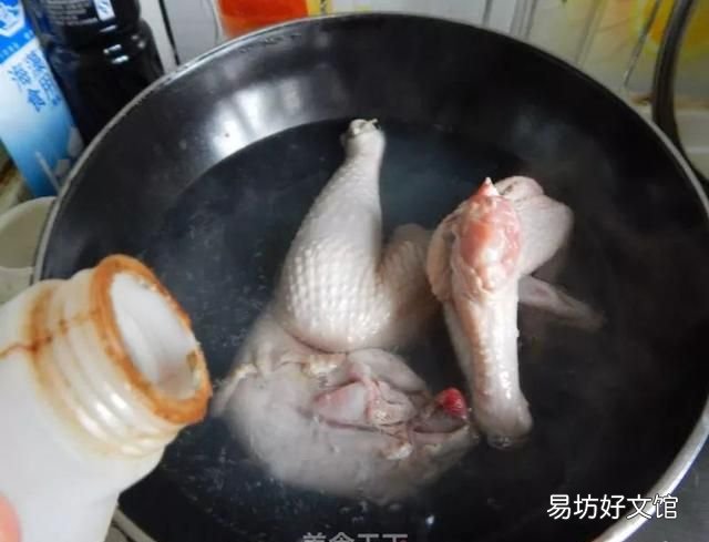 口水鸡：香喷喷的鸡肉