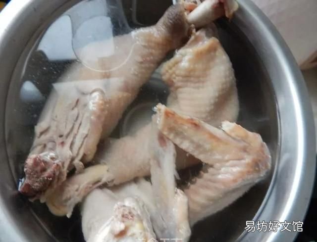 口水鸡：香喷喷的鸡肉