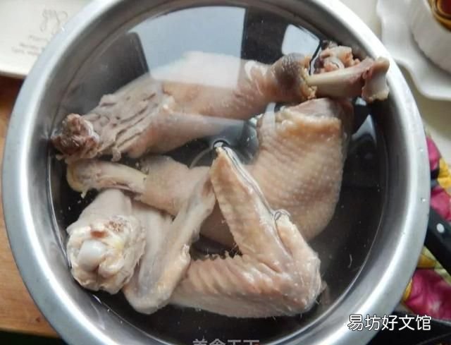 口水鸡：香喷喷的鸡肉