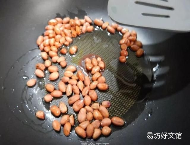 口水鸡：香喷喷的鸡肉