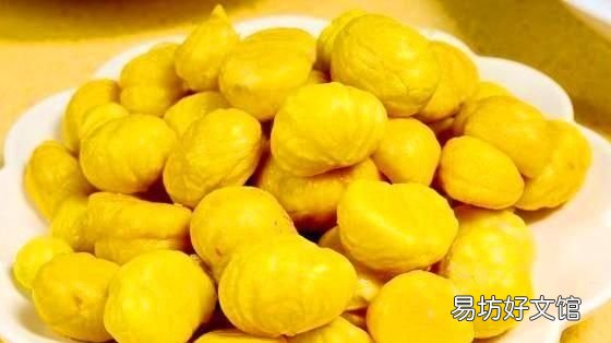 炒板栗不要直接下锅炒,怎么剥板栗皮才能又快又轻松还不伤手呢?