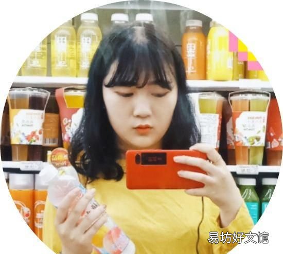 非洲小伙抽烟手势 各种比心手势拍照