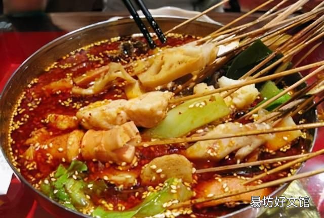 重庆特色美食，到重庆旅游，这12道当地特色美食不容错过，颠覆你的味蕾体验