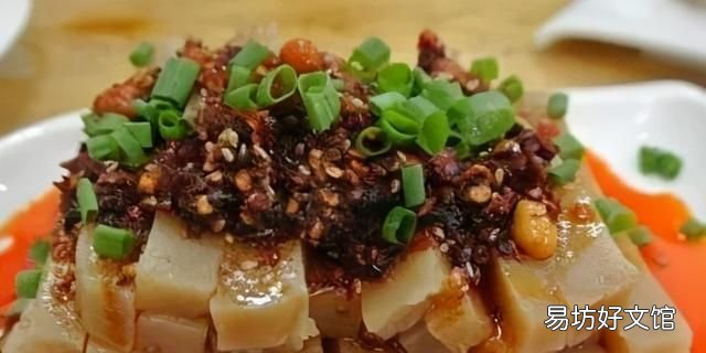 重庆特色美食，到重庆旅游，这12道当地特色美食不容错过，颠覆你的味蕾体验