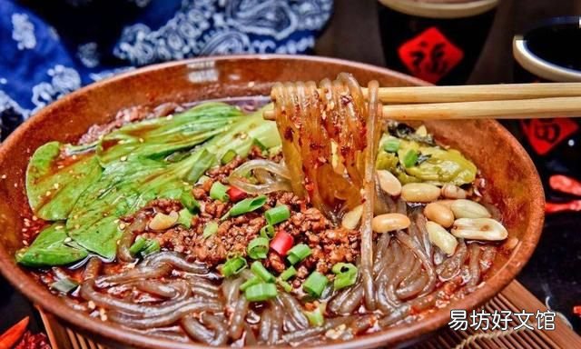 重庆特色美食，到重庆旅游，这12道当地特色美食不容错过，颠覆你的味蕾体验