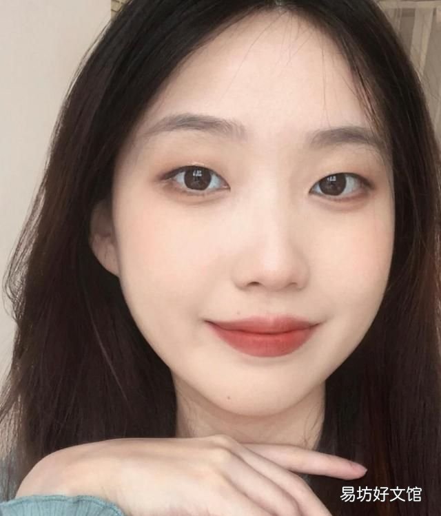 单眼皮的女生应该怎样画眼妆?