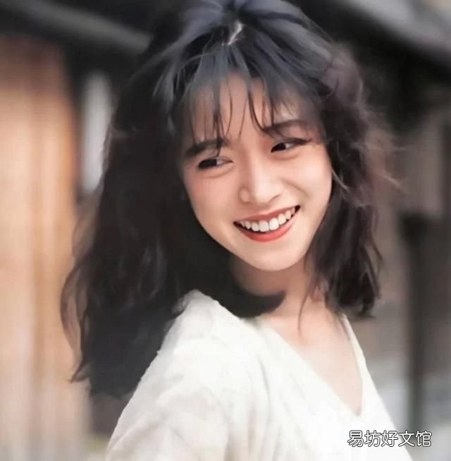 单眼皮的女生应该怎样画眼妆?