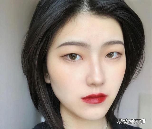 单眼皮的女生应该怎样画眼妆?