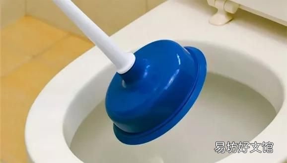 抽水马桶堵塞，上厕所马桶堵了，师傅亲授抽水马桶堵塞疏通窍门，远离“爆缸”