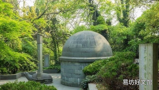 祖宗十八代,第一代叫“鼻祖”最后一代叫“耳孙”,为什么上九代叫做鼻呢?