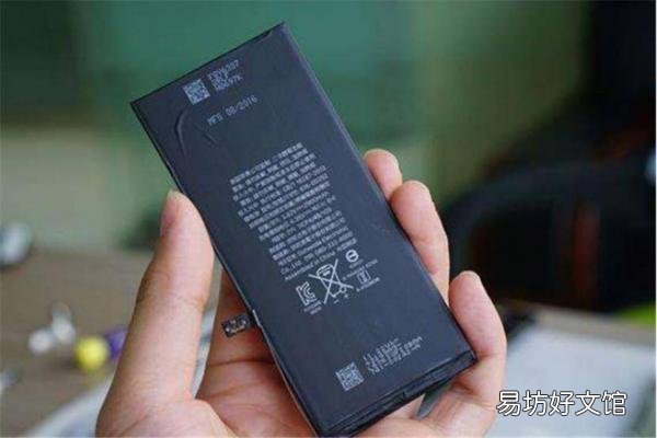 你应该了解的电池鼓包的危害 手机电池鼓包了还能用吗
