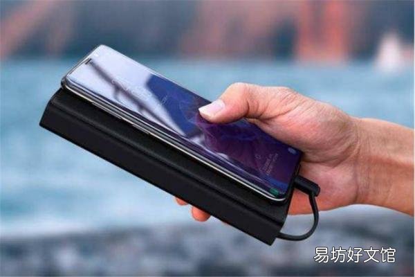 你应该了解的电池鼓包的危害 手机电池鼓包了还能用吗