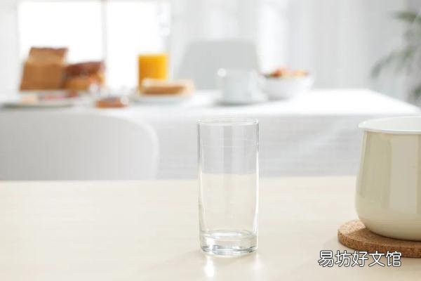 一文教你每天正确喝水的方法 一天8杯水的最佳时间表