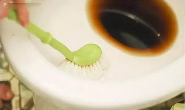 清除马桶污垢的10个小妙招 马桶污垢结石怎么去除
