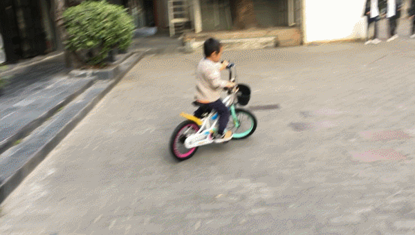 7款热门儿童自行车优缺点评测 儿童自行车永久和凤凰哪个好