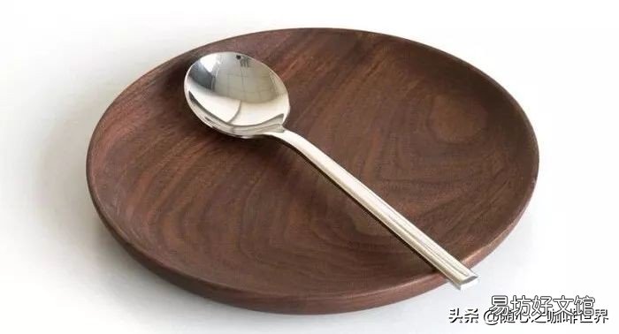 西餐刀叉汤匙的正确使用方法 牛排刀叉的正确拿法左右手