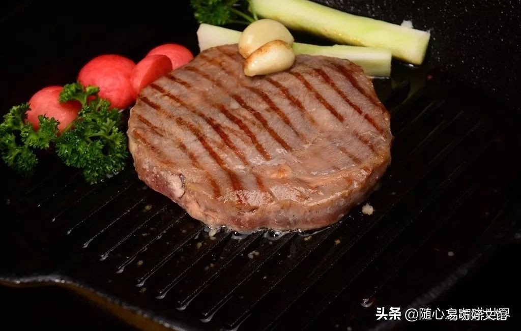 西餐刀叉汤匙的正确使用方法 牛排刀叉的正确拿法左右手