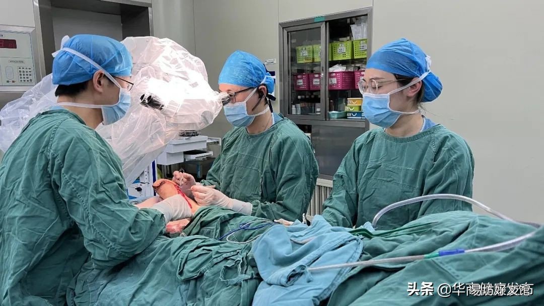女子被困雪山3天双脚发黑险截肢 三次手术为其保留“残足长度”