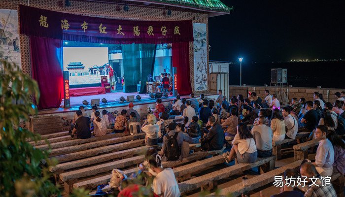 梦见看演出是什么意思 梦见看演出有什么预兆