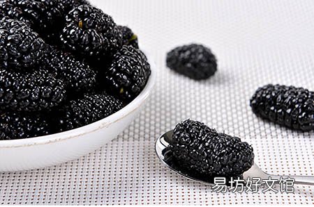 胎儿发育不好是什么原因引起的 早知道早预防