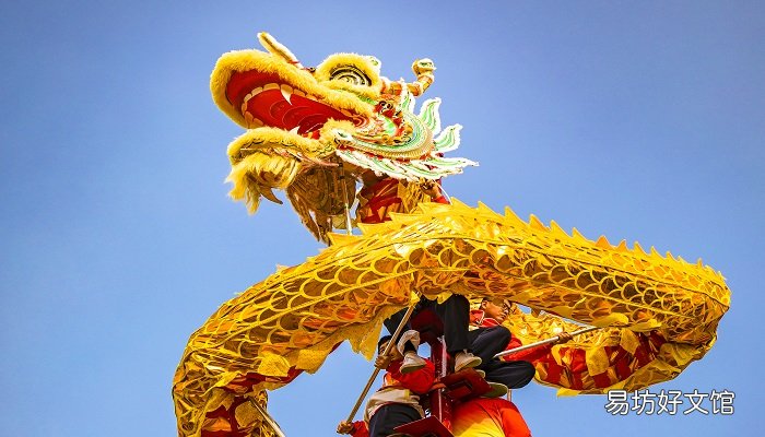 梦见天上有龙在飞是什么意思 梦见天上有龙在飞有什么预兆