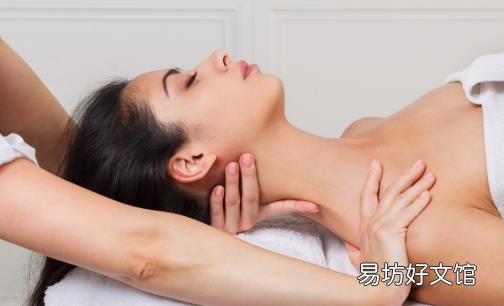 经常低头伏案导致颈椎病痛 颈椎不舒服试试米字弯曲
