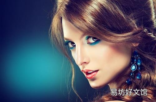熟女扮美有术!巧刷奶油色腮红重返20
