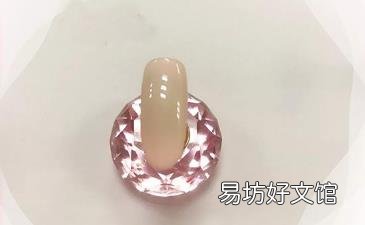 小猪美甲教程图解 要做个精致的猪猪女孩