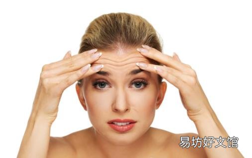 去除抬头纹先改掉挤眉的习惯 减少手脸接触减少皱纹