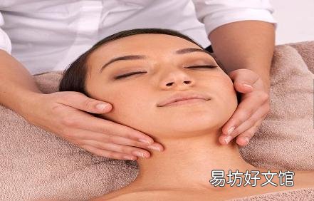 唇部按摩法 呵护你的双唇