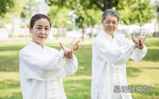 顺四时春生冬藏 尽终其天年度百岁乃去