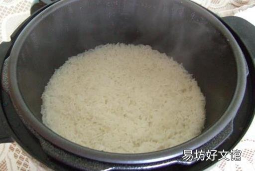 如何用高压锅蒸米饭?高压锅蒸米饭的做法