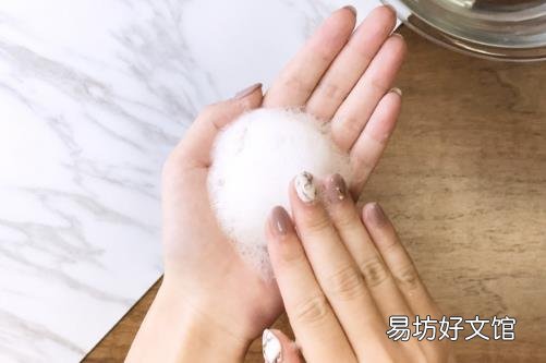晚上护肤护肤小秘诀及正确步骤 敷完面膜是否要洗脸